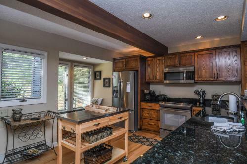 Snow Place Like Home Three-bedroom Holiday Home