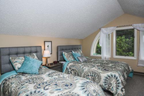 Snow Place Like Home Three-bedroom Holiday Home