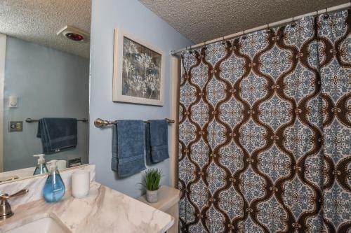 Snow Place Like Home Three-bedroom Holiday Home