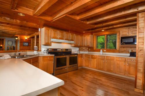 Heart's Desire Eight-bedroom Holiday Home