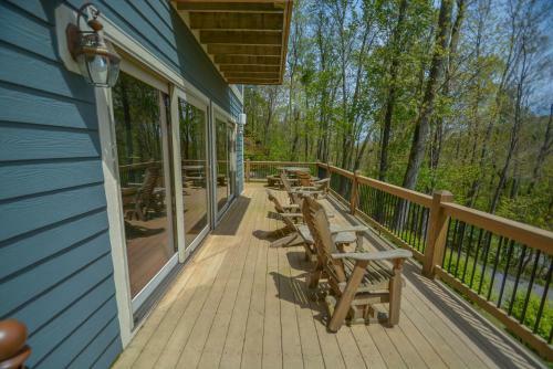 Canadian Day Four-bedroom Holiday Home