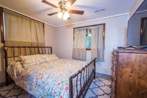 Lake Love Four-bedroom Holiday Home