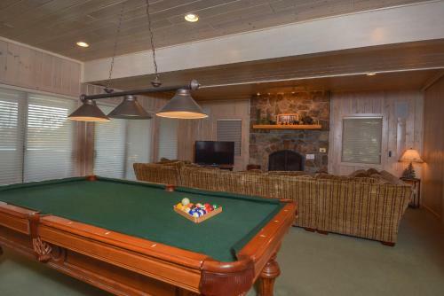 Steden Court Eight-bedroom Holiday Home