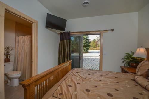 Steden Court Eight-bedroom Holiday Home