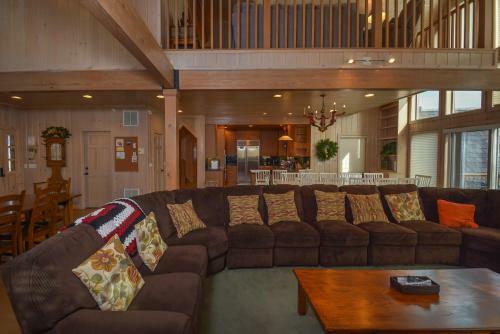 Steden Court Eight-bedroom Holiday Home