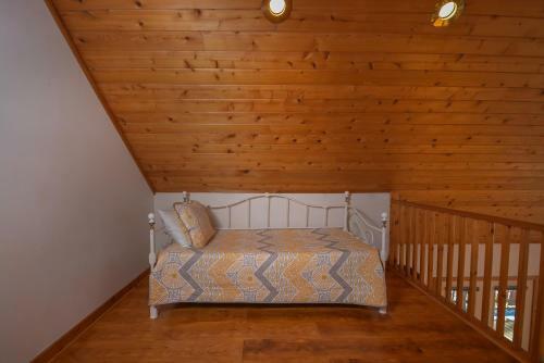 Over The Rainbow Four-bedroom Holiday Home