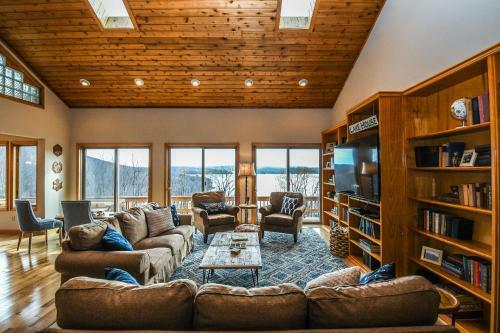 Infinite View Five-bedroom Holiday Home