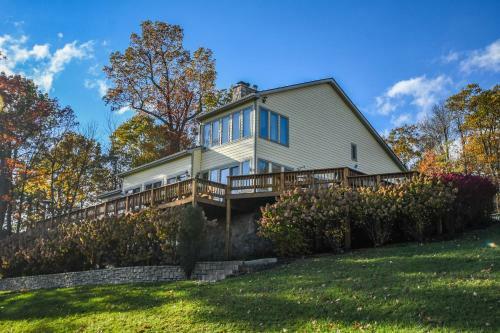 Infinite View Five-bedroom Holiday Home