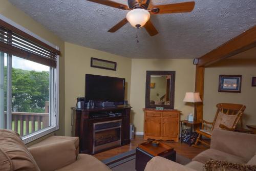 Ski Harbor Three-bedroom Holiday Home #02
