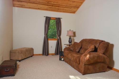 Rocky Adventures Five-bedroom Holiday Home