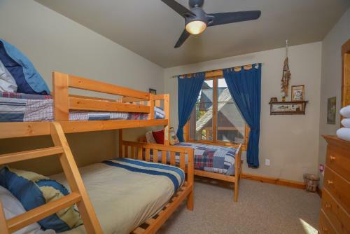 Baraboo Lodge Four-bedroom Holiday Home
