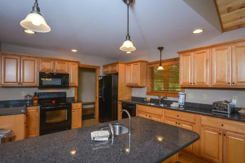 Coppertop Lodge Four-bedroom Holiday Home