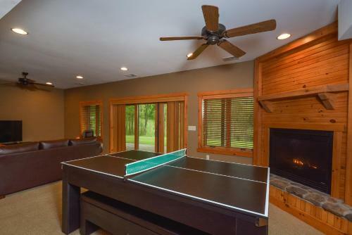 Coppertop Lodge Four-bedroom Holiday Home