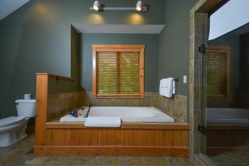 Coppertop Lodge Four-bedroom Holiday Home
