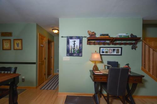 Sparky's Lodge Four-bedroom Holiday Home