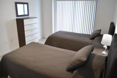 Apartamento Alhambra View | 2 Bedroom | 4th Flr 02
