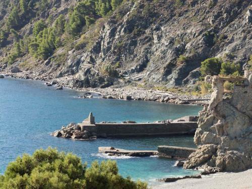 Albergue Affittacamere Lo Scoglio (guesthouse)