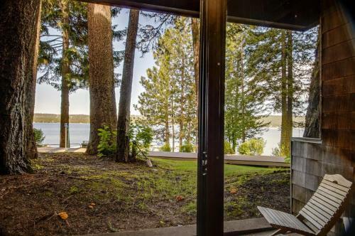 Timberlake Lakefront Studio
