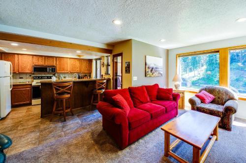 Payette Riverfront Family Condo