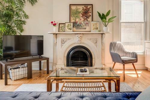 North Cass Street One Bedroom Apartment
