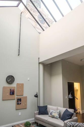 Apartamento Open Loft Downtown 2br Apt W/ Huge Skylight