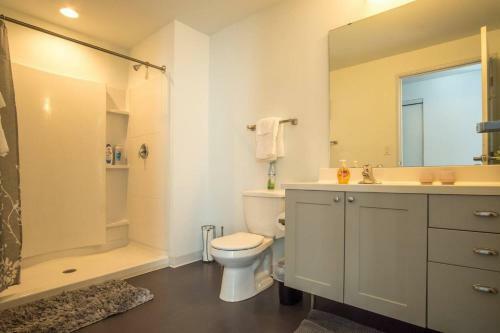 Two Bedroom Apartment - Historic Building Near Riverwalk