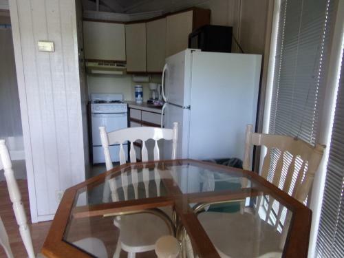 Lake Myers Lakeside Villa 16