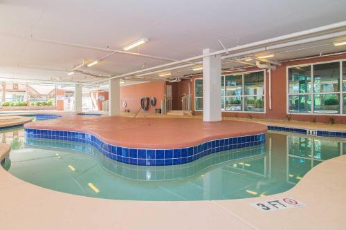 Apartamento Malibu Pointe - 1106
