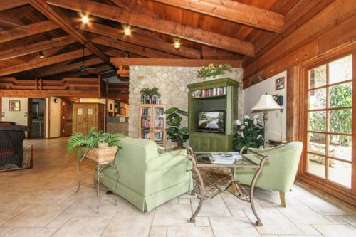 Park Shore Resort, 1st Floor, Bldg.f