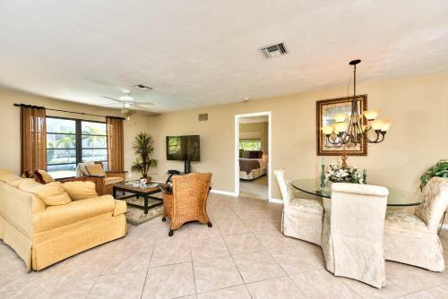 Sirena Waterfront Vacation Rental