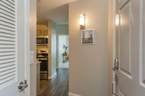 Hillsboro Village 1 Bedroom Apartment