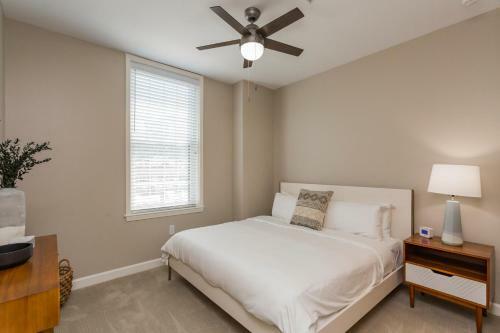Hillsboro Village 1 Bedroom Apartment