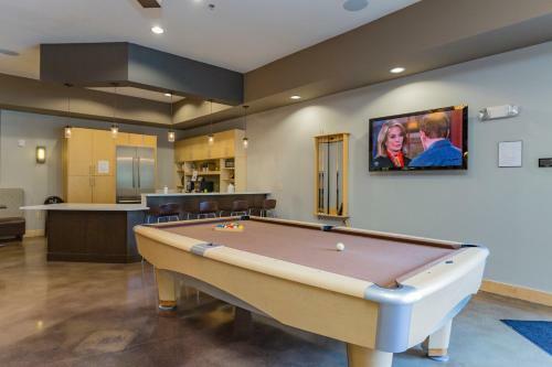 Capitol Mall 2br Apartment In Downtown Nashville