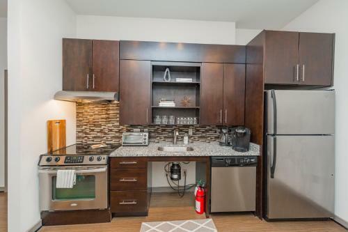 Capitol Mall 2br Apartment In Downtown Nashville