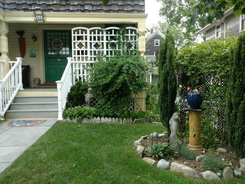 Armistead Cottage Bed & Breakfast