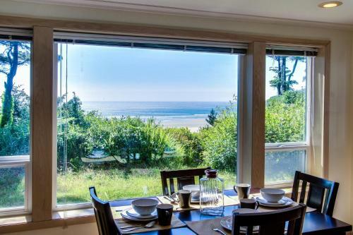 Agate Beach Oceanfront Lodge