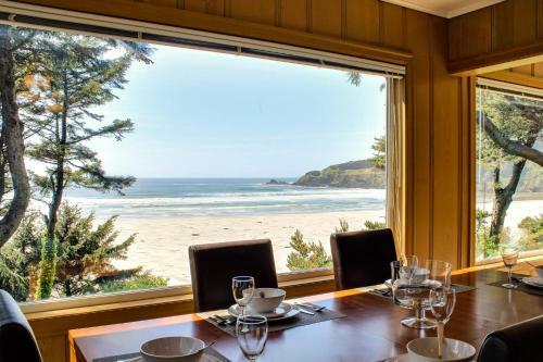 Agate Beach Oceanfront Lodge