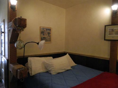 English Boarding Rooms