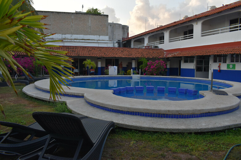 Hotel Plaza Almendros