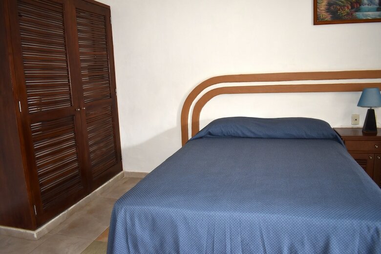 Hotel Plaza Almendros