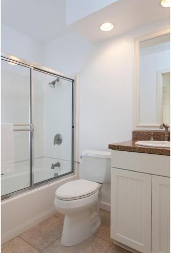3112 W Ocean Front A (68189)