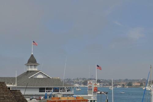 916 E. Balboa A (68425)