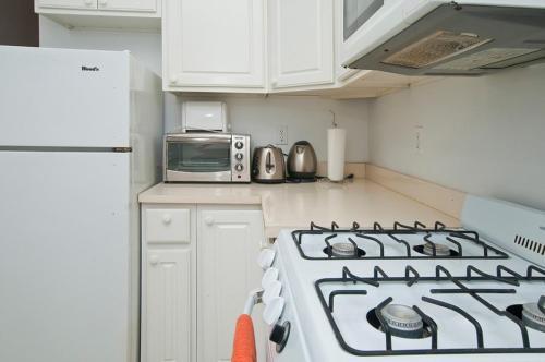 335 East Apartment #232477 Apts