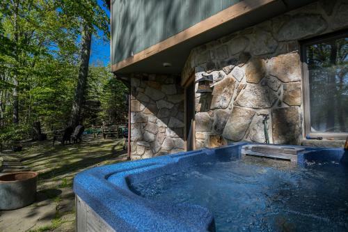 Lakeside Vista Four-bedroom Holiday Home