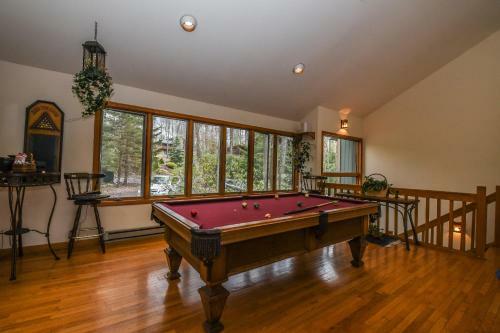 Lakeside Vista Four-bedroom Holiday Home