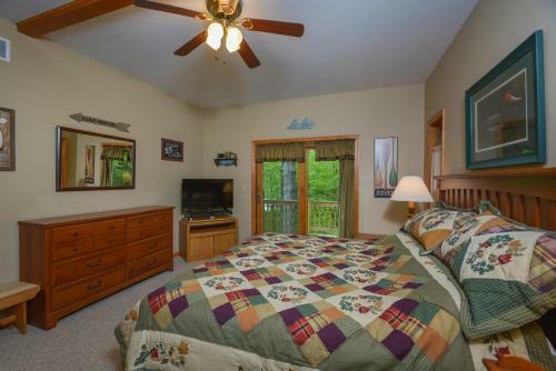Lake House Four-bedroom Holiday Home