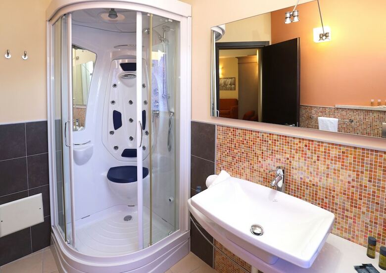 Janus Hotel