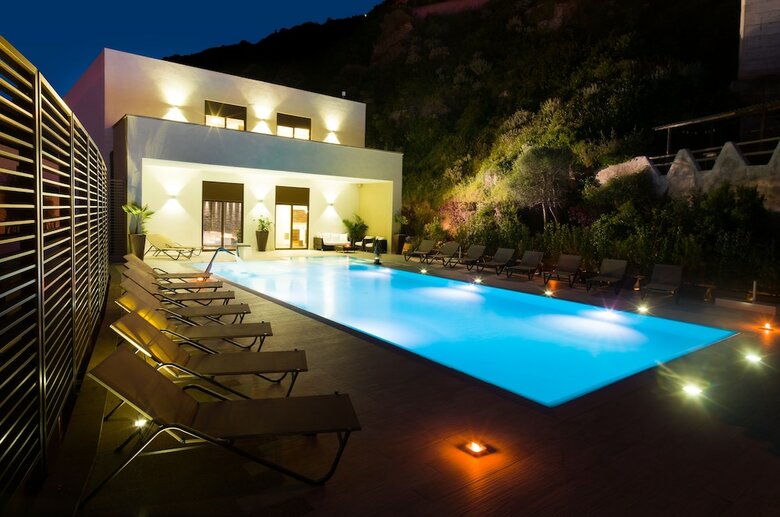 Janus Hotel