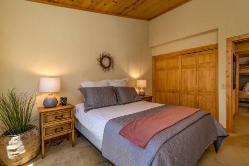 Apartamento 1783 Christy Lane Condo Unit 2