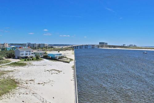 Grand Pointe 505 Apartment